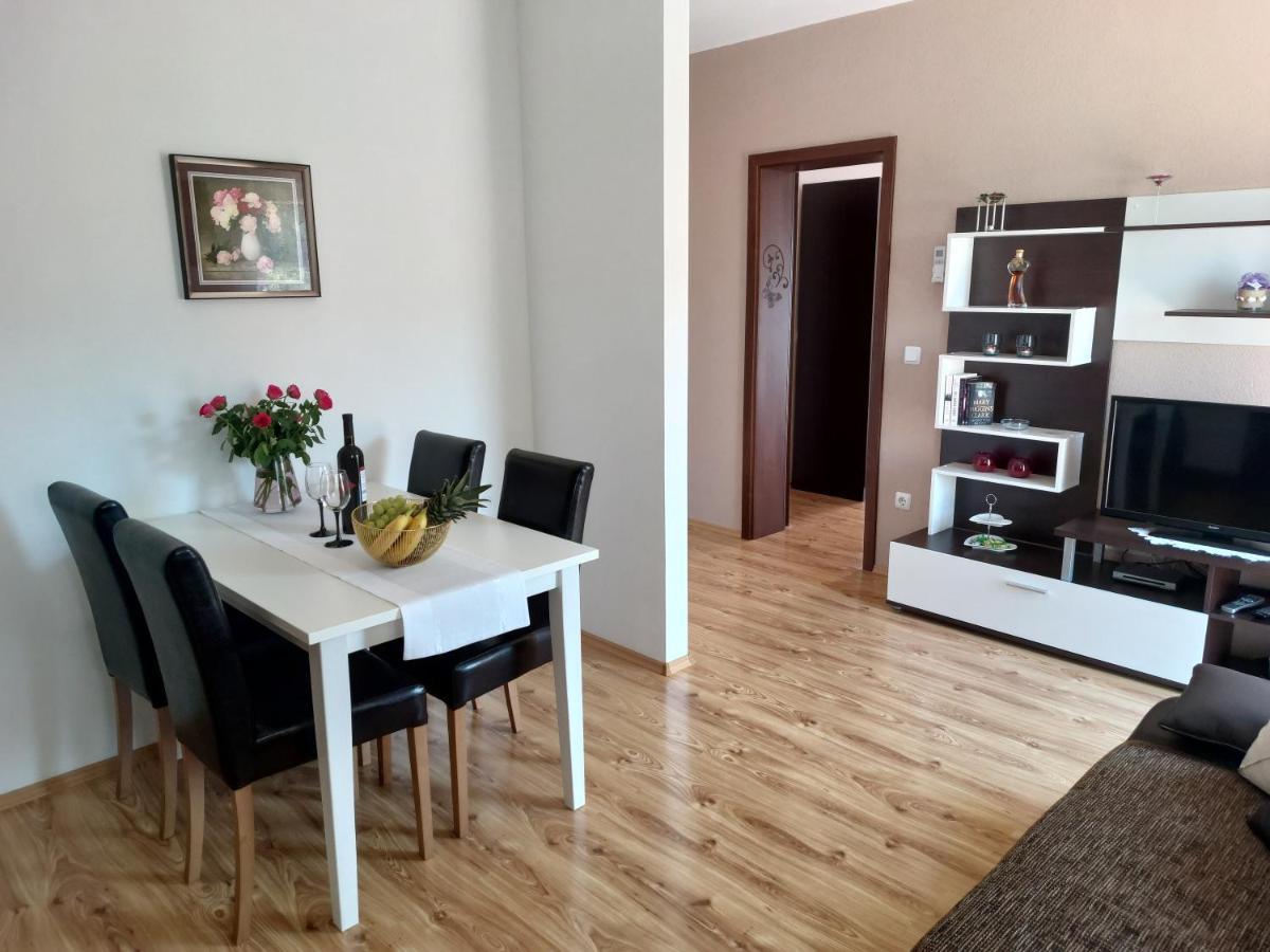 Apartment Zunabovic Трогир Екстериор снимка